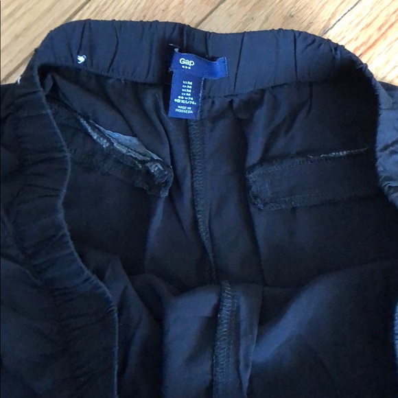 Black GAP shorts size medium - Picture 3 of 4